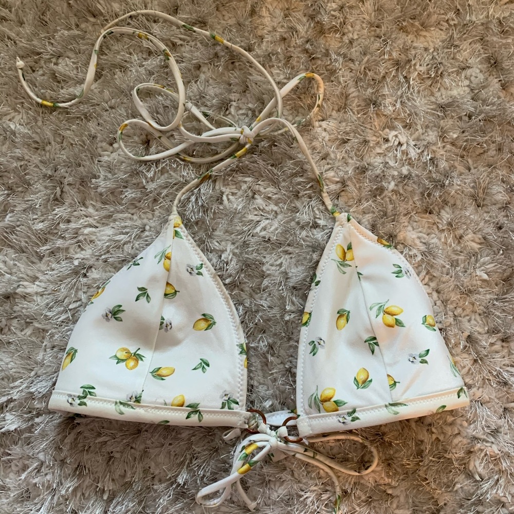 L. A. Hearts lemon bikini top